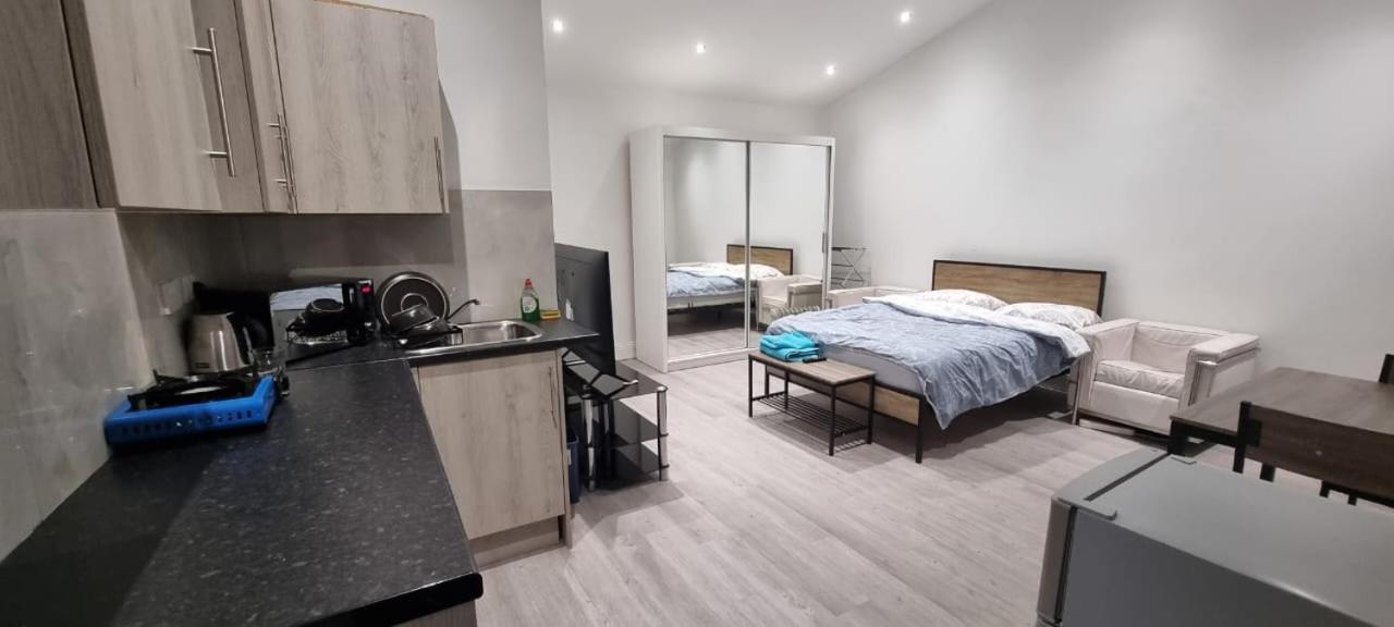 Ilford Towncentre Large Studio Zewnętrze zdjęcie