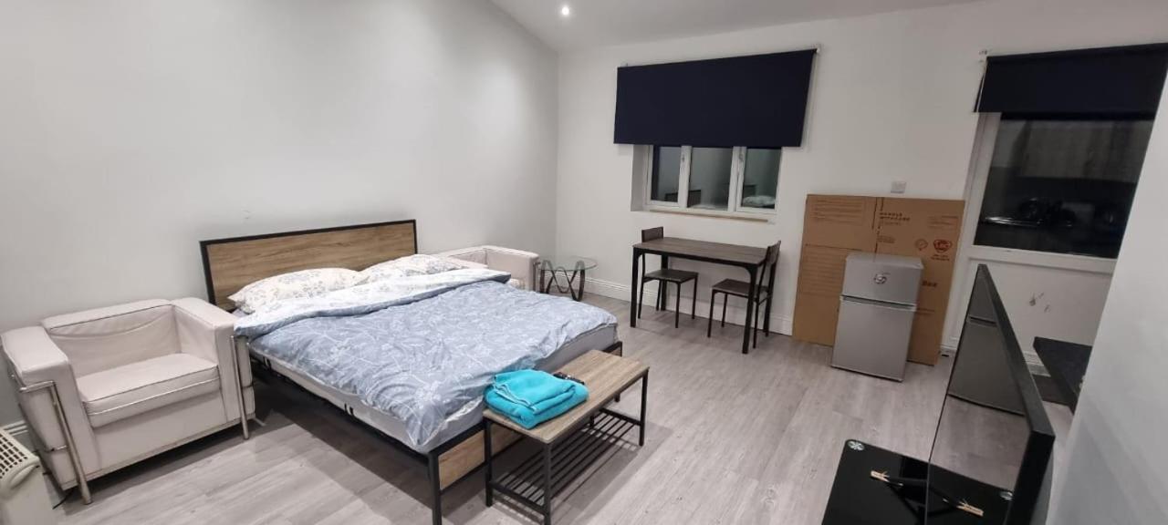 Ilford Towncentre Large Studio Zewnętrze zdjęcie
